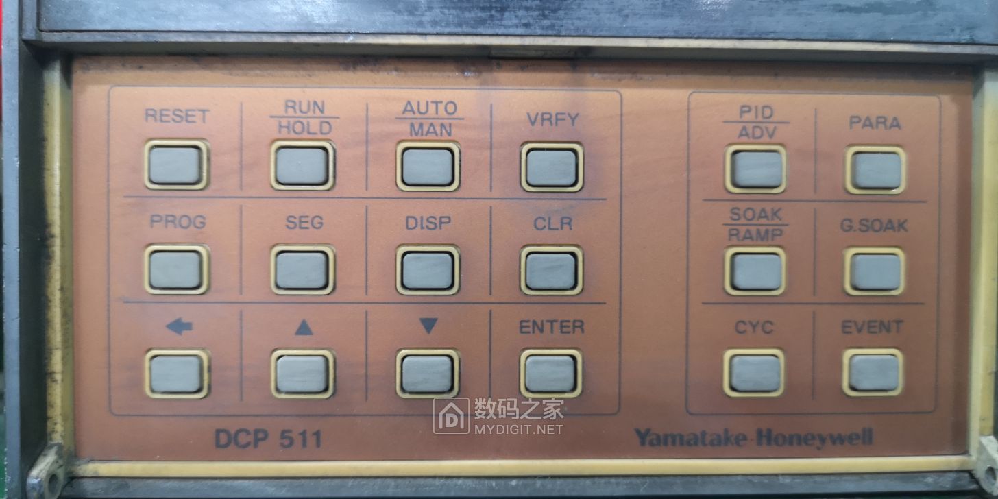 设置按钮