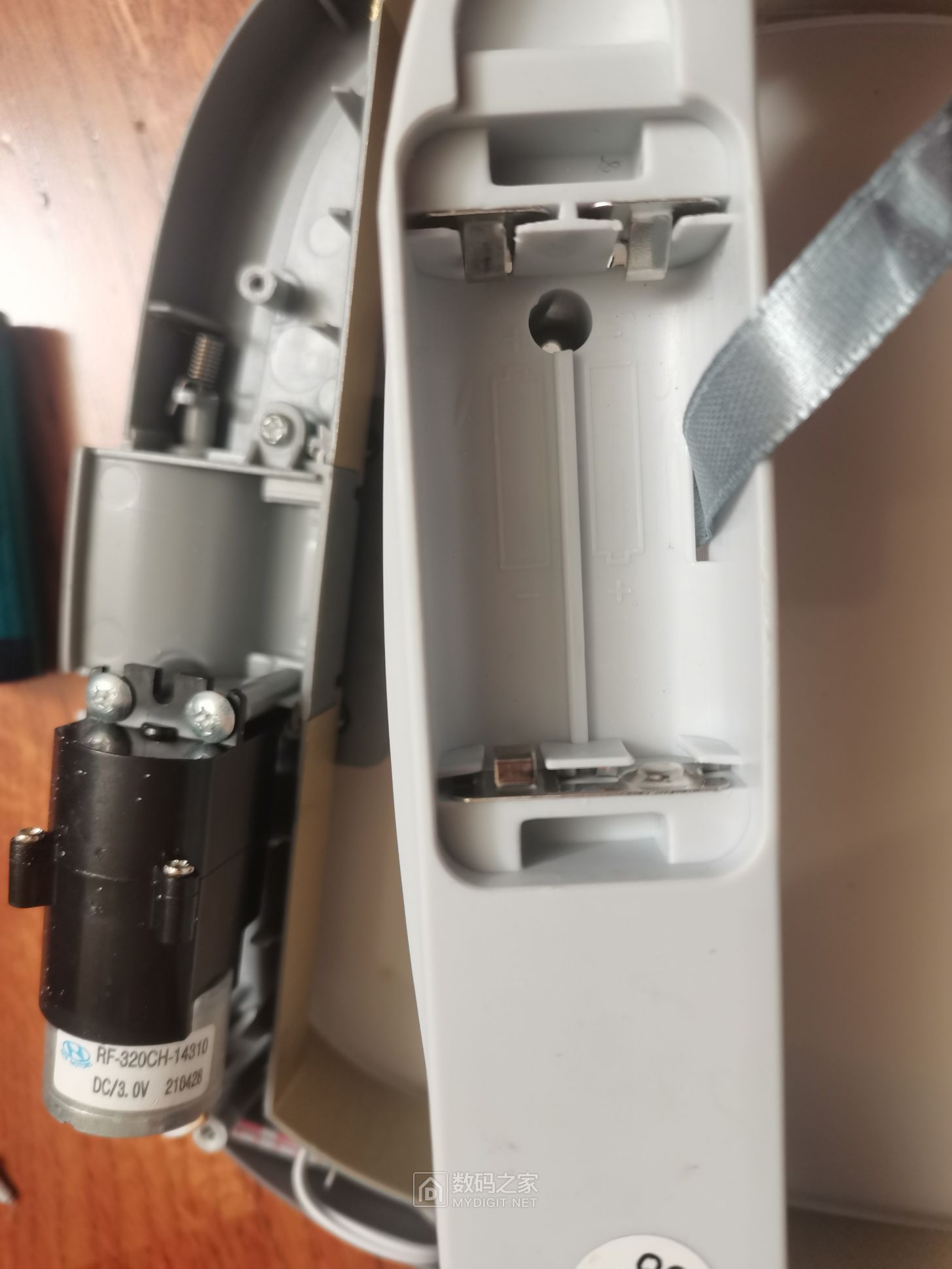 电动翻盖垃圾桶换成18650.(没技术含量)