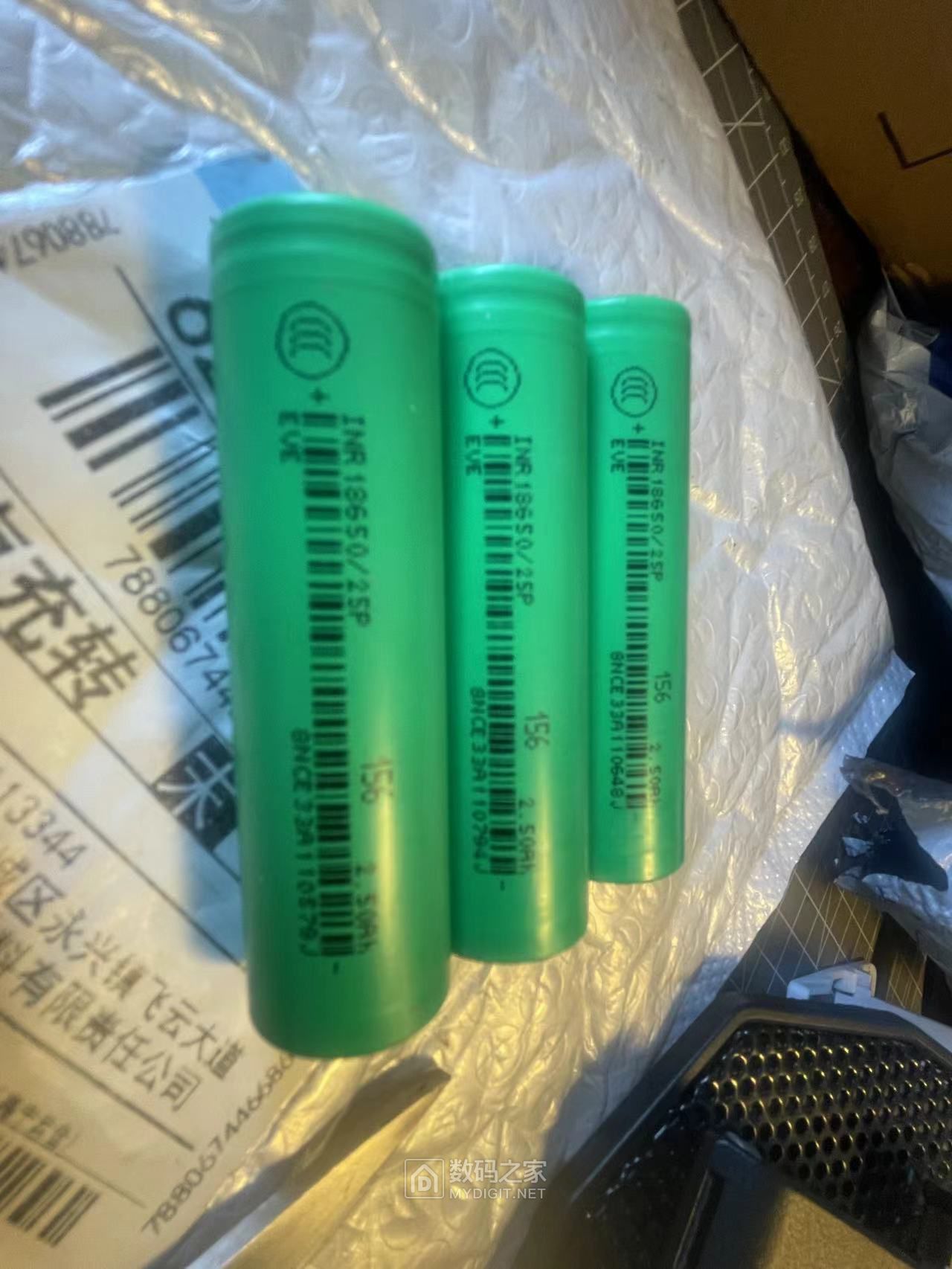 带三CCC 标  EVE标跟PDD 的也不一样