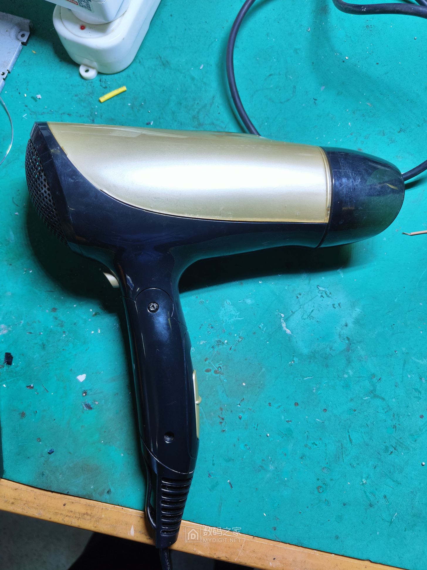 吹风机右边