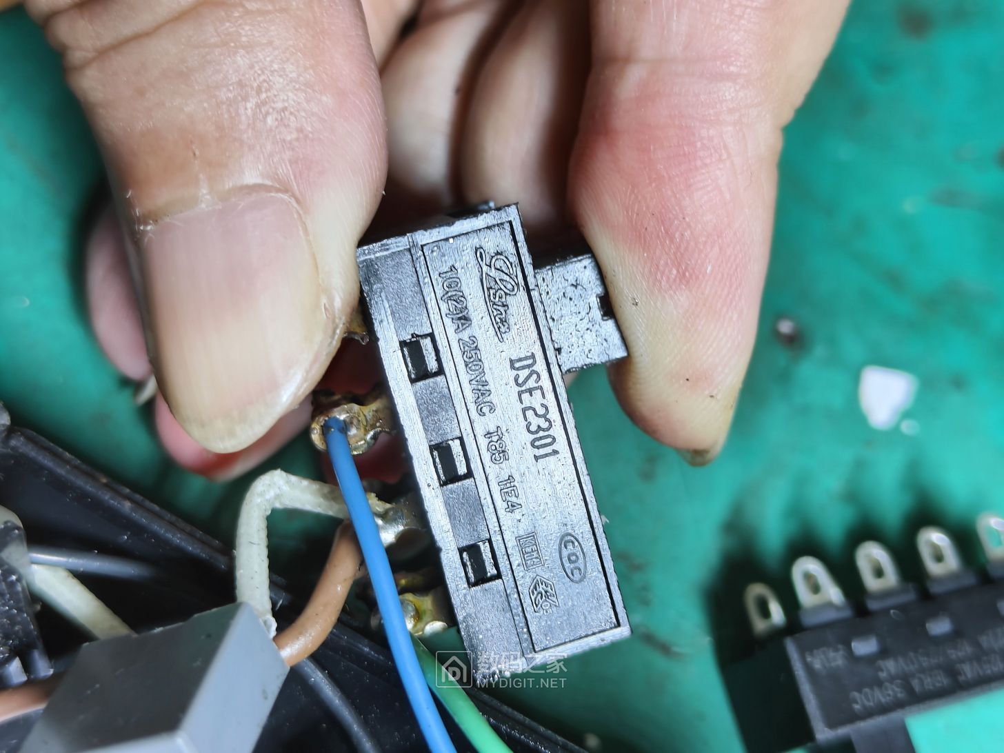 DSE2301，在网上好像搜不到这个型号的开关