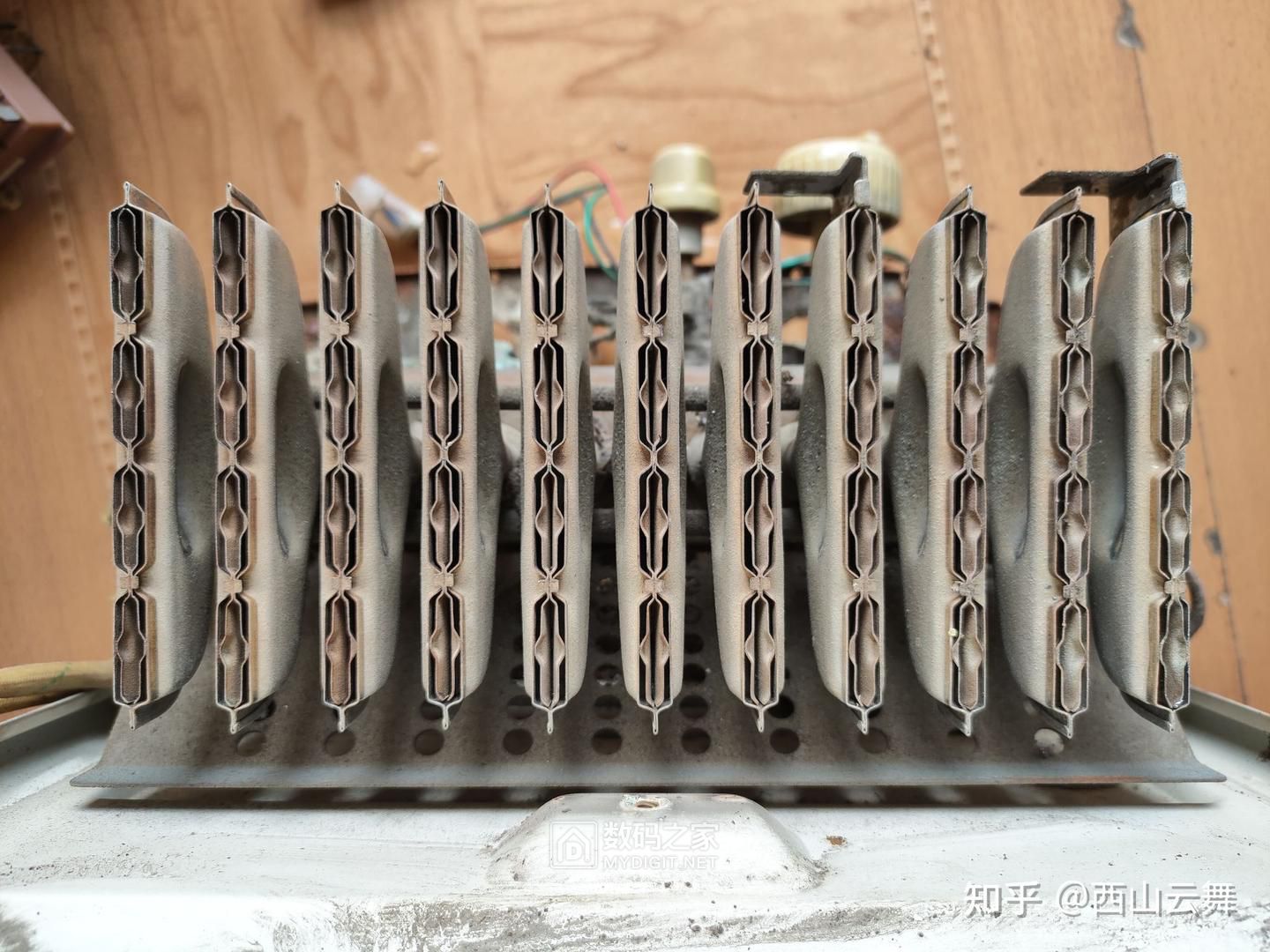 v2-a410b4b693b69866ef0124f580932f62_1440w.jpg