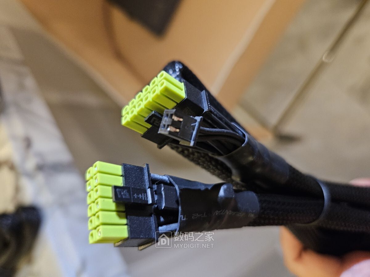 jRbb1rvzoN0kItXR.jpg