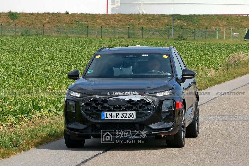 2026-Audi-Q3-821-1.jpg