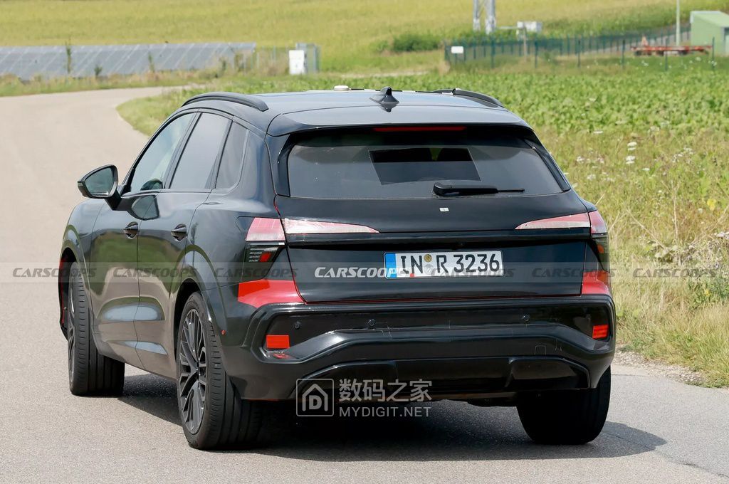 2026-Audi-Q3-821-13.jpg