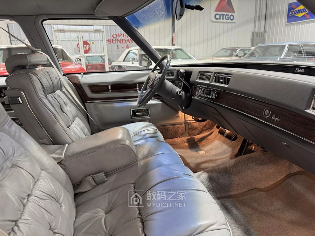 1976-Cadillac-Brougham-BaT-00016.jpg