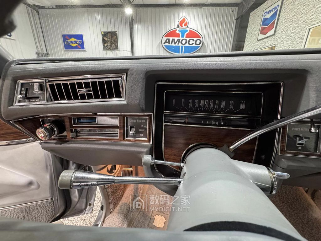 1976-Cadillac-Brougham-BaT-00011.jpg