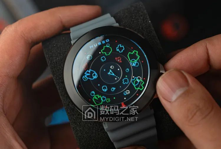 精工机芯+复古街机元素 雅达利Asteroids限量版自动机械手表