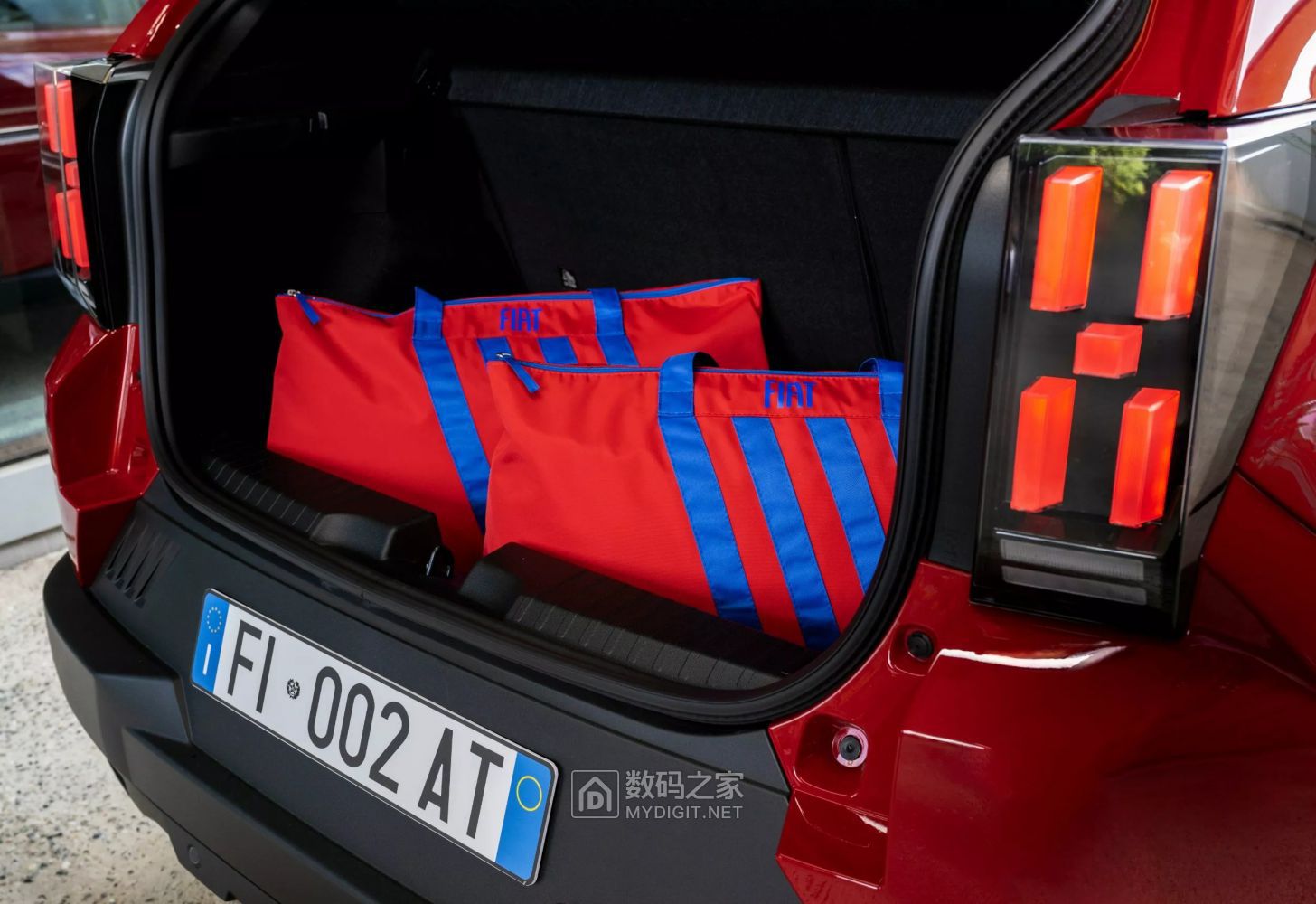 Fiat-Grande-Panda-RED-20.jpg