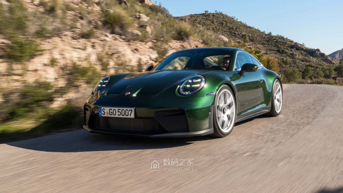 2025-porsche-911-gt3-review (2).jpg