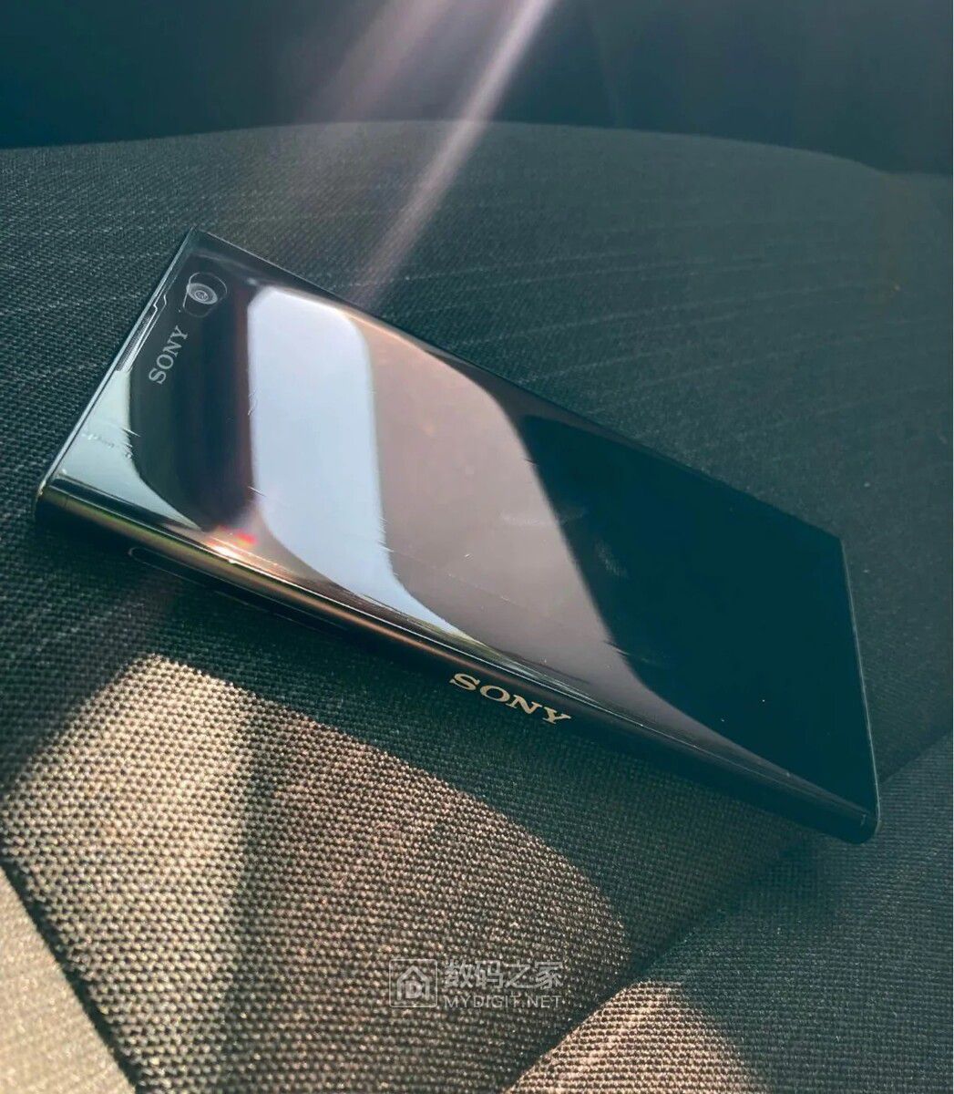 csm_Sony-Xperia-XA2-prototype_d3fc705ee3.jpg