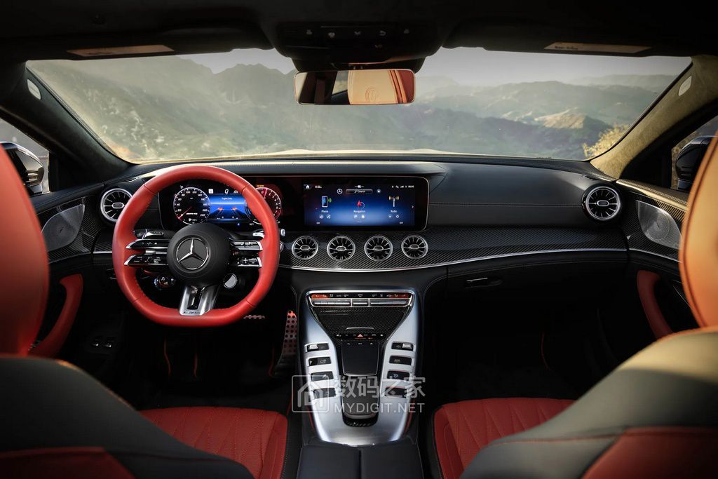 mercedes-benz-amg-gt_100955698_h.jpg