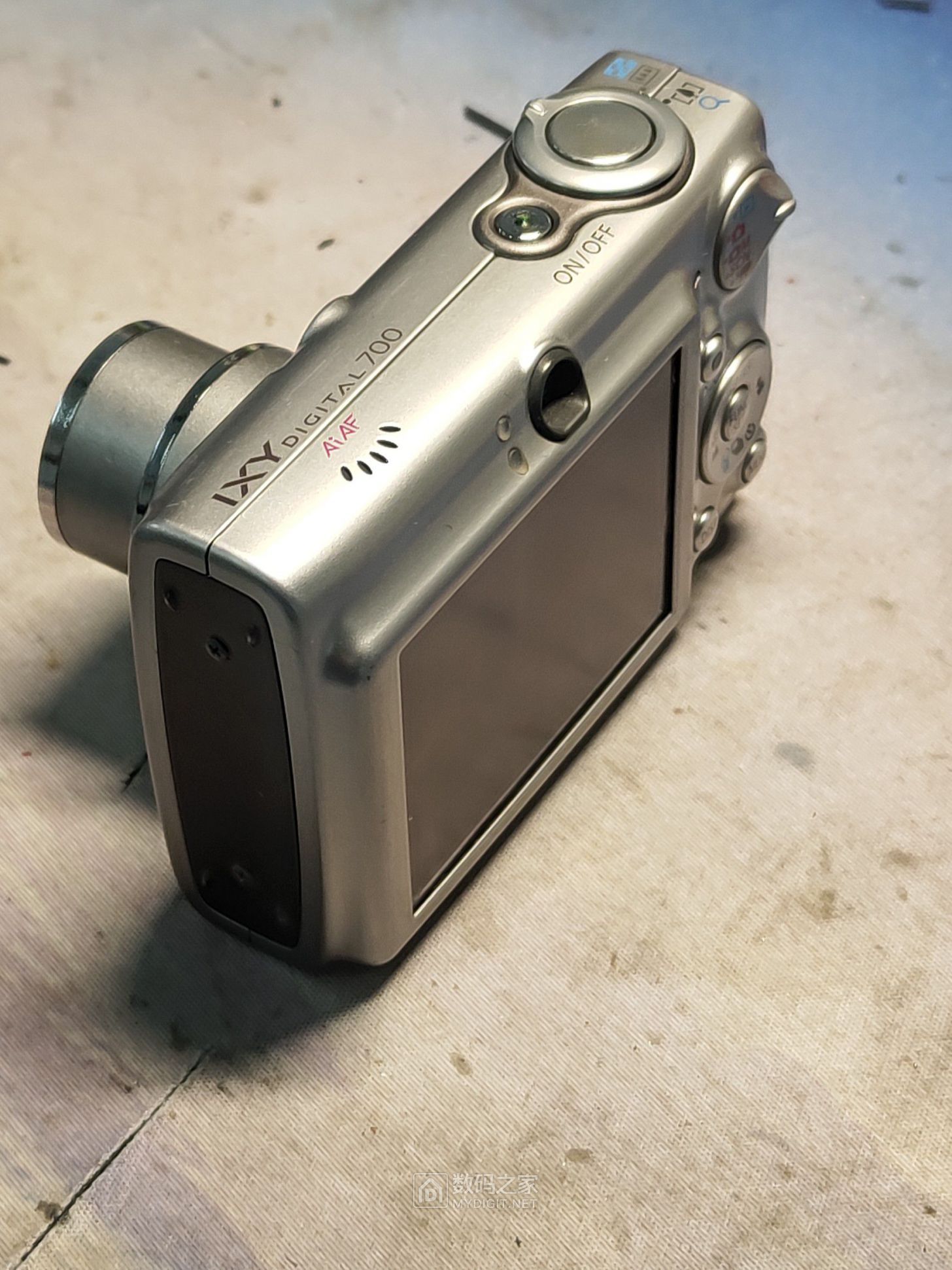 CANON IXY DIGITAL 700