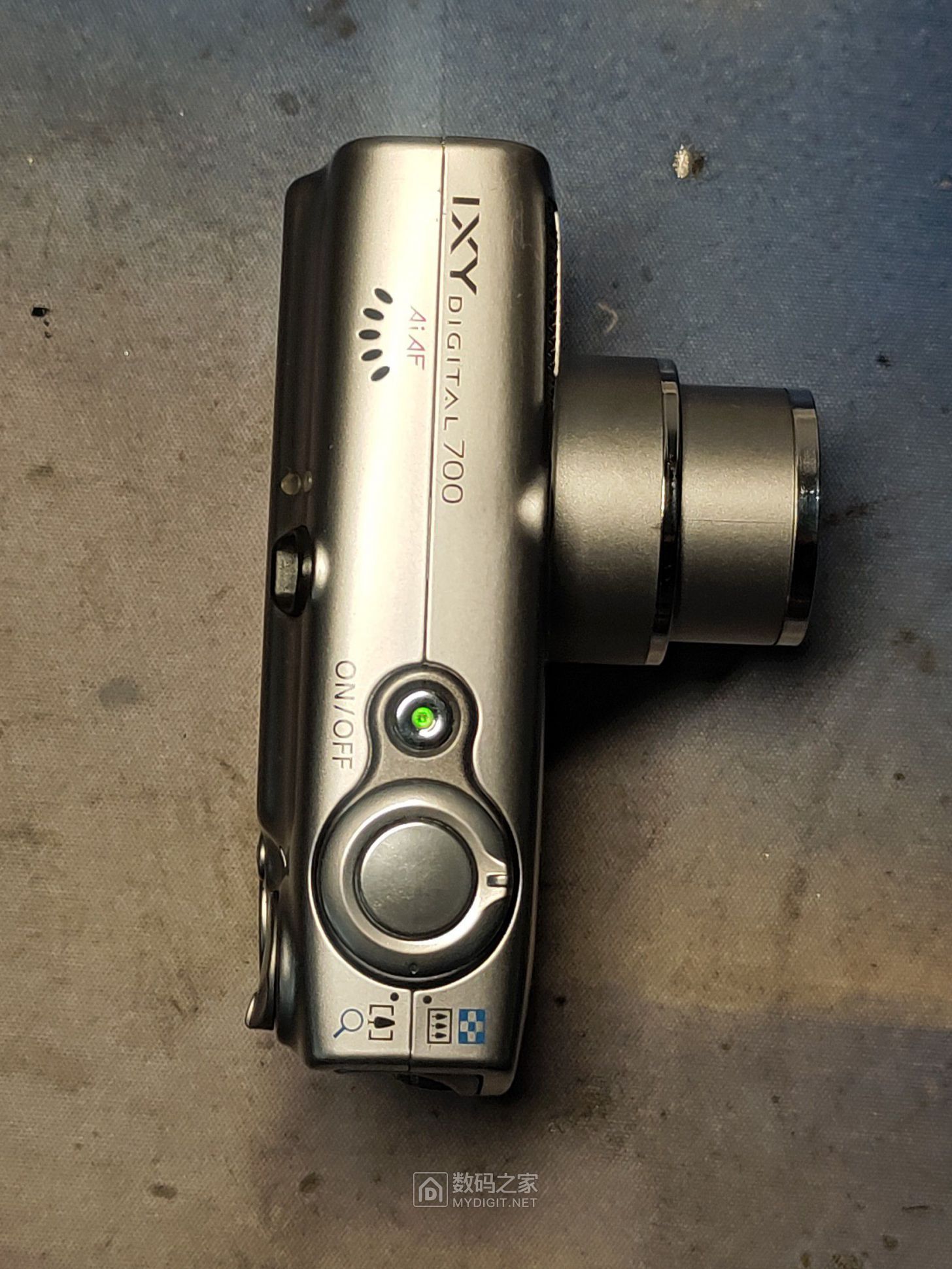CANON IXY DIGITAL 700