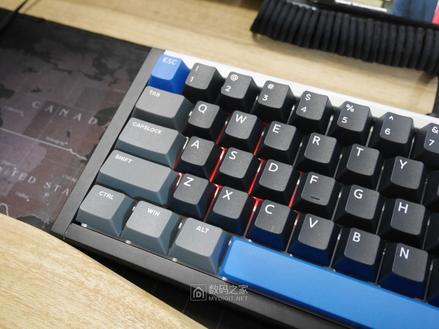 csm_Iqunix-EZ63-WASD-SOCD-enabled_3cafd2b5ae.jpg