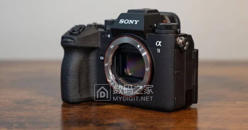 sony-a9-iii-product-shot-jpg-DSCF2387-800x420.jpg