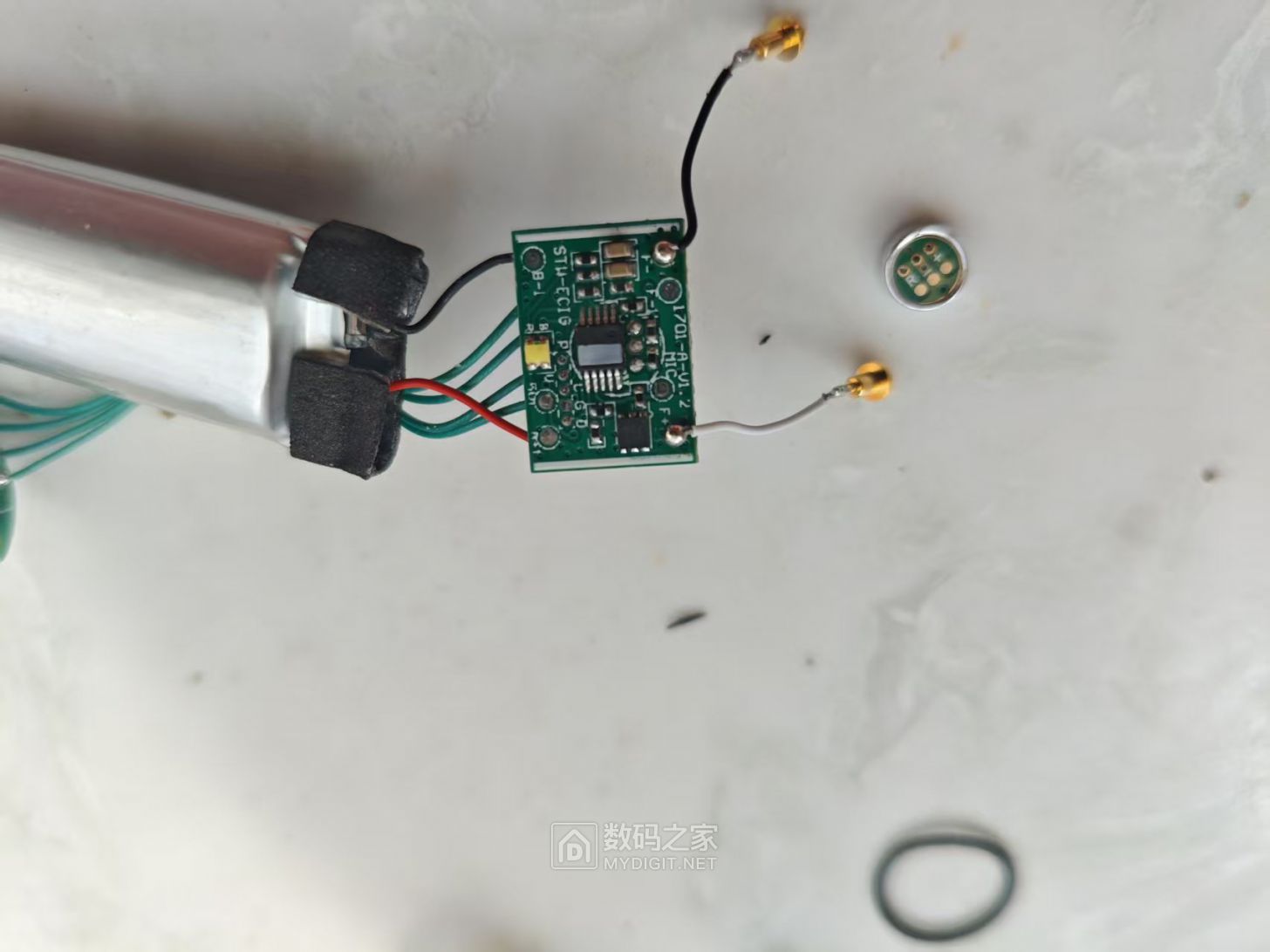 驻极体话筒下藏着单片机