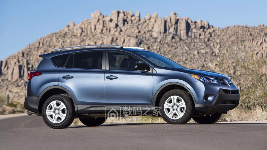 2013-Toyota-RAV4_LE_AWD-scaled.JPG