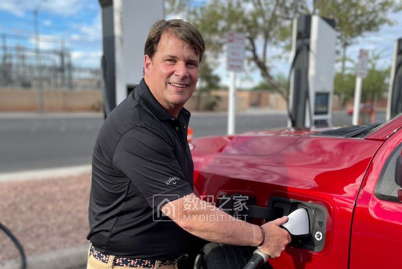 jim-farley-ford-ceo-evs.jpg