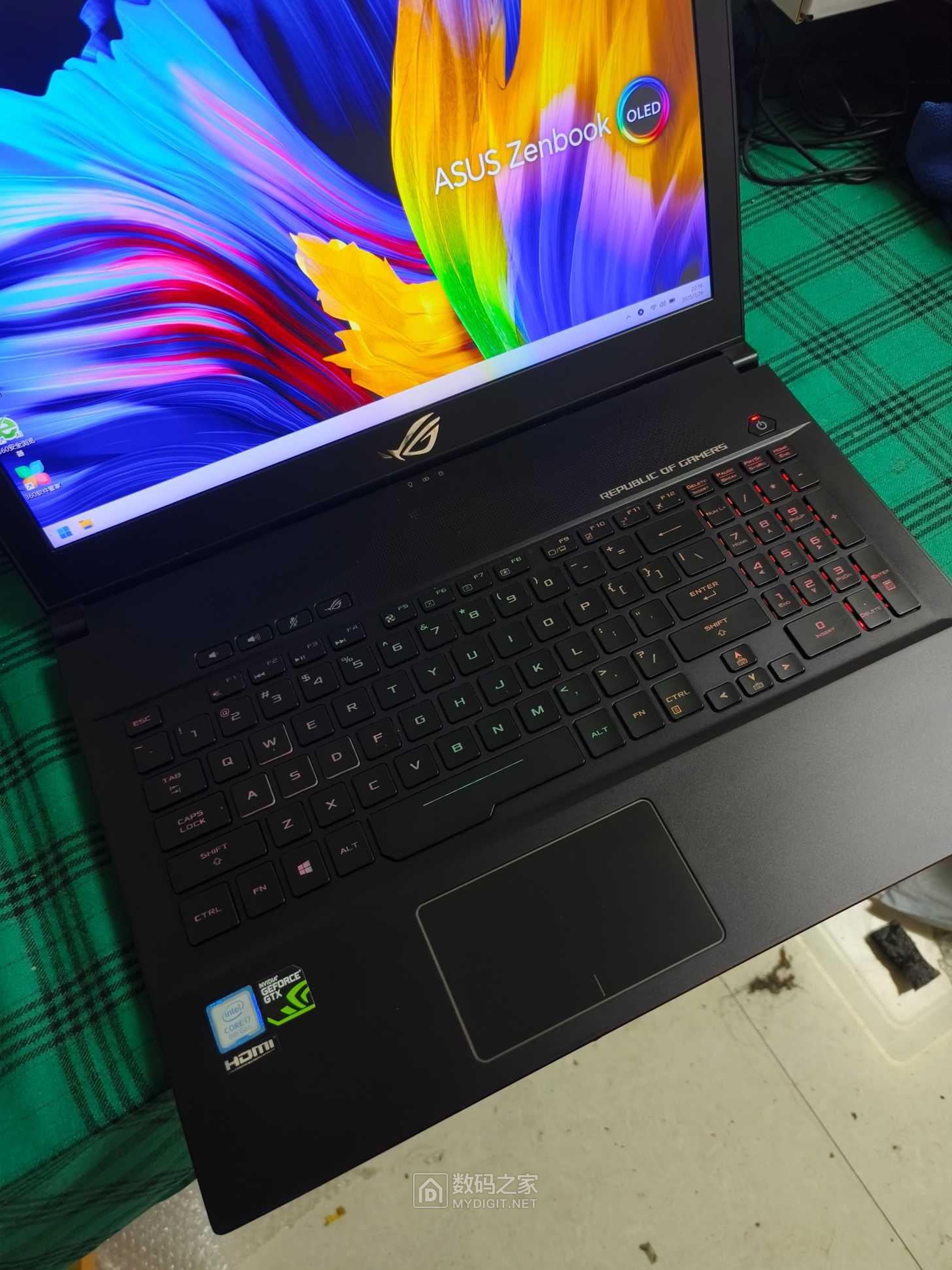 华硕玩家国度新锐超薄游戏本 i7 GTX1070 1880元