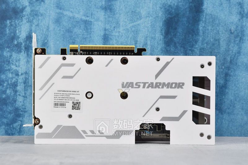 vastarmor-radeon-rx-9060-xt-16gb-alloy-white-11fe-1200x900_vcz.jpg