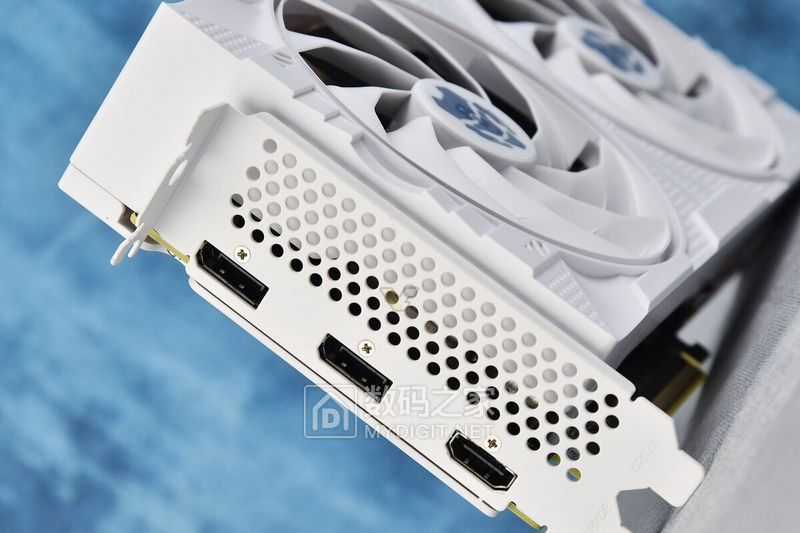 vastarmor-radeon-rx-9060-xt-16gb-alloy-white-85ff-1200x900_vcz.jpg
