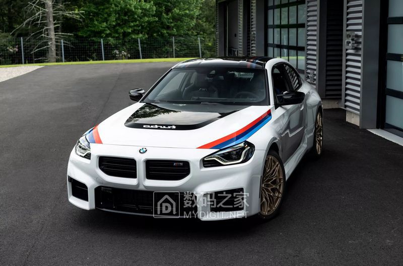 2026-BMW-M2-Turbo-Design-Edition-00004.JPG