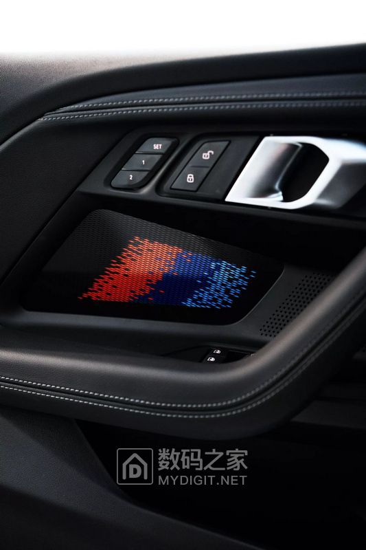 2026-BMW-M2-Turbo-interior-00002.JPG