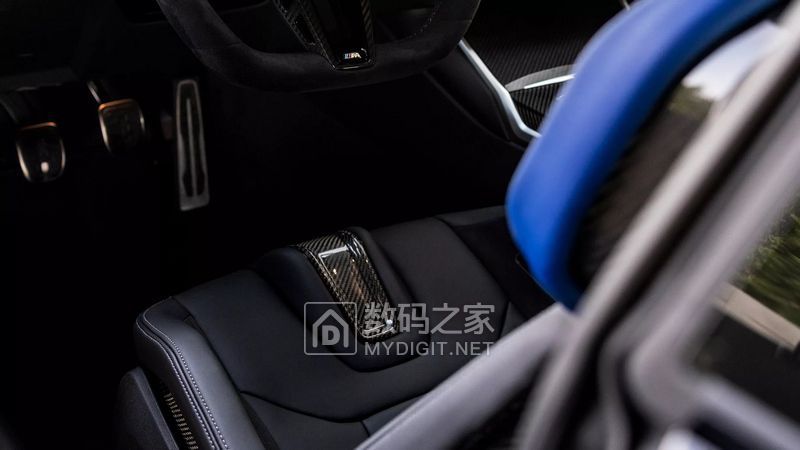 2026-BMW-M2-Turbo-interior-00013.JPG