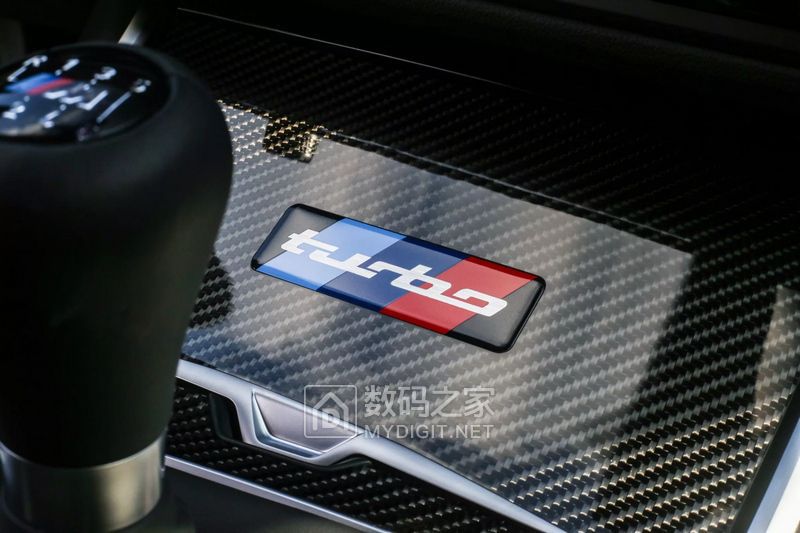 2026-BMW-M2-Turbo-interior-00008.JPG
