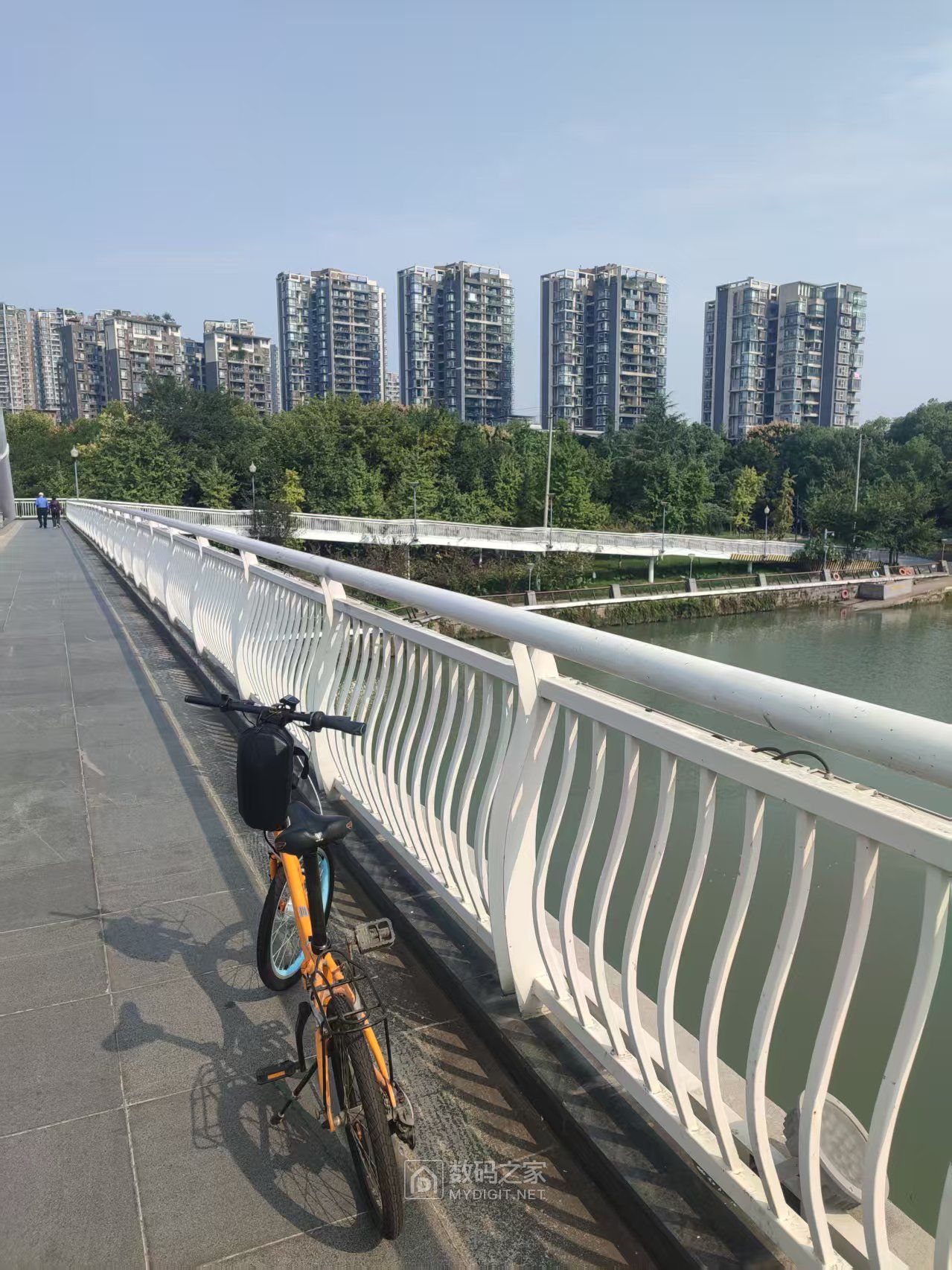 微信图片_20251016214938_35_204.jpg