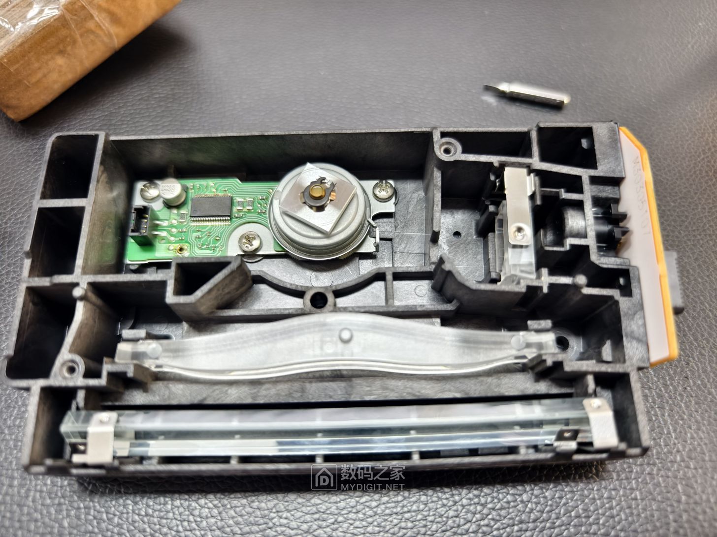 很好拆，里面长这样