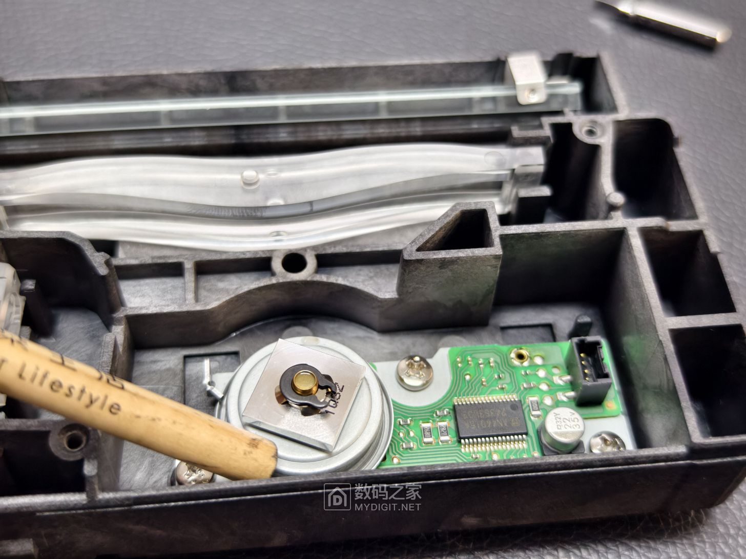 这个果然是电机，可以转动