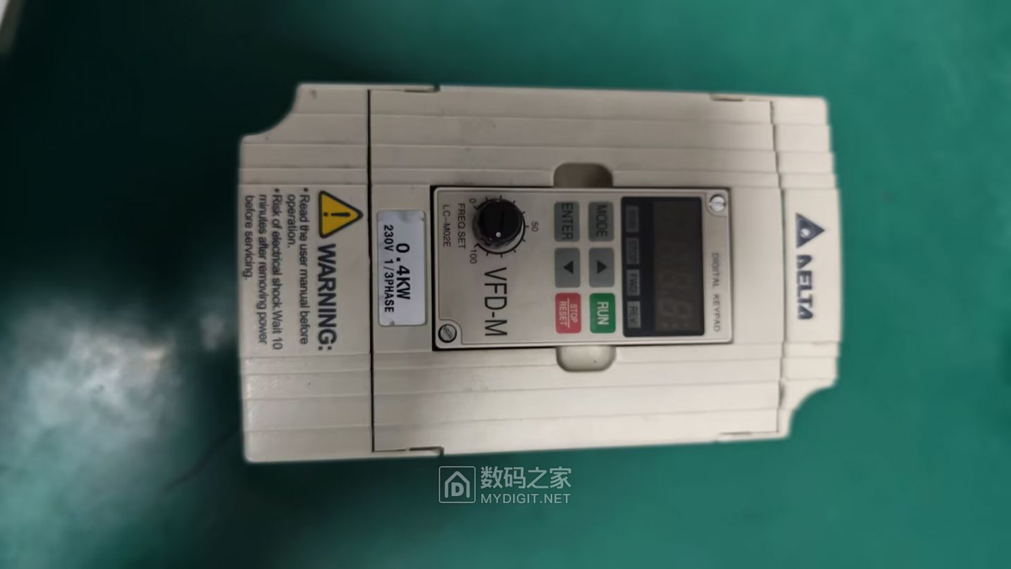变频器正视图