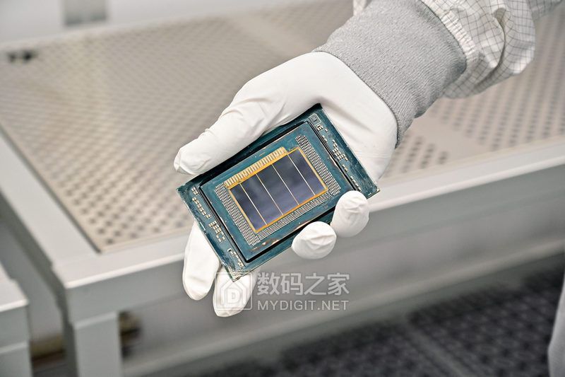 Intel-Xeon-6-Plus-delidded-2-scaled.jpg