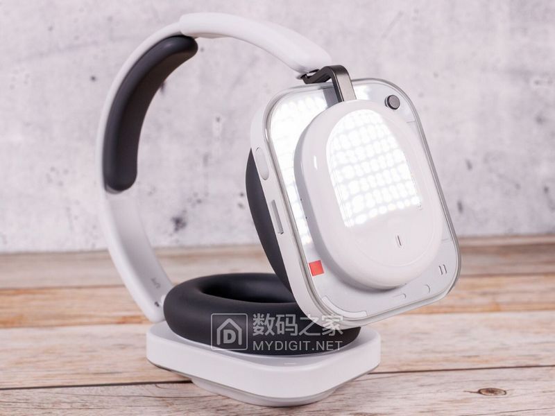 nothing-headphone-1.jpg