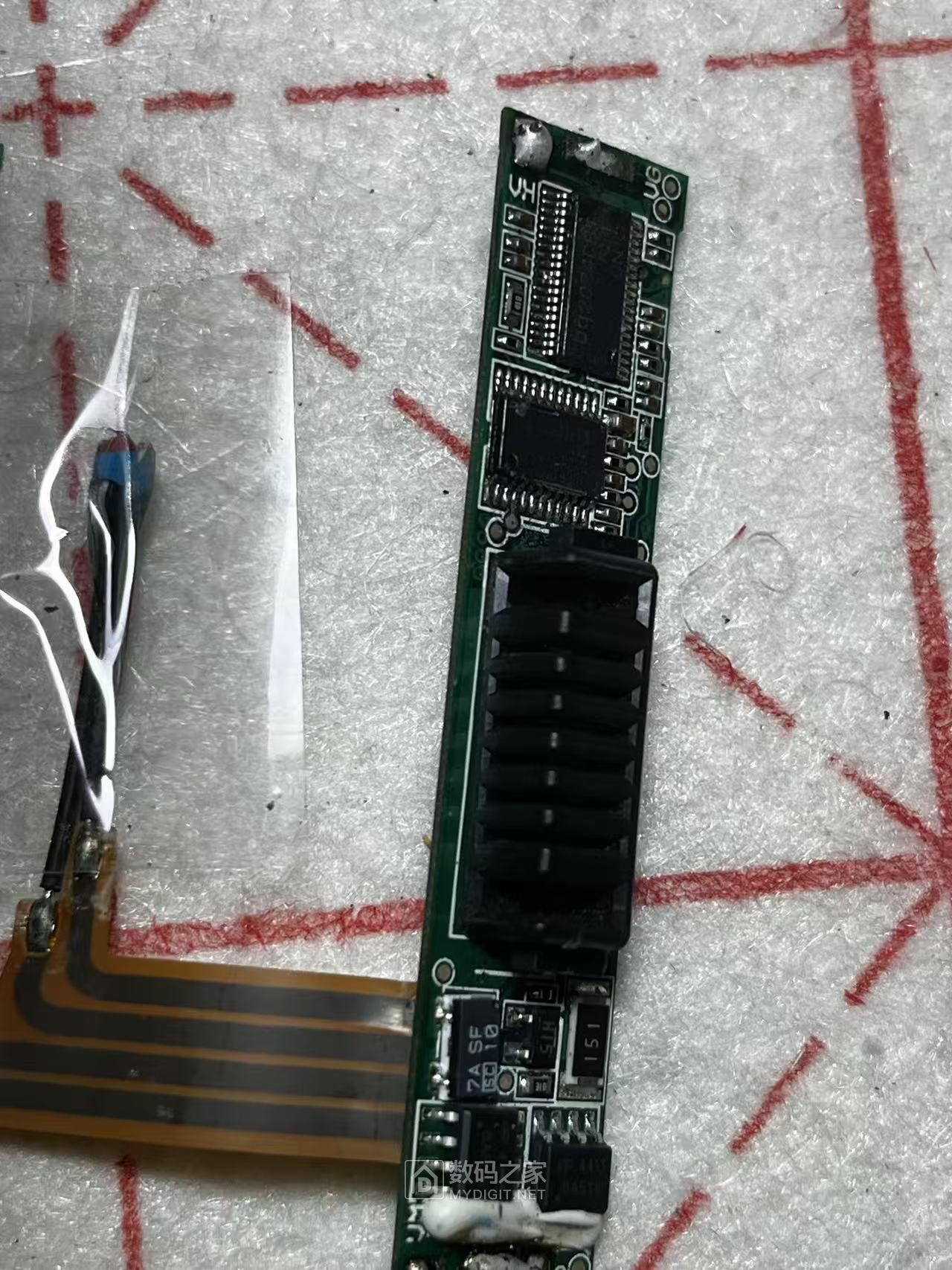 15惠普的传感器是用普通胶布贴的.jpg
