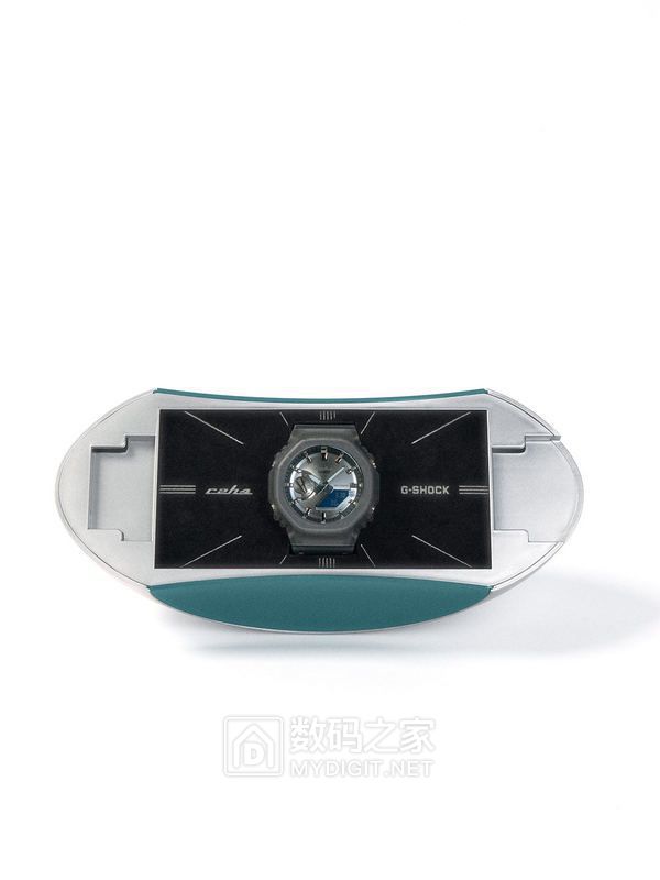 Casio-G-Shock-x-C2H4-GA-210020.jpg