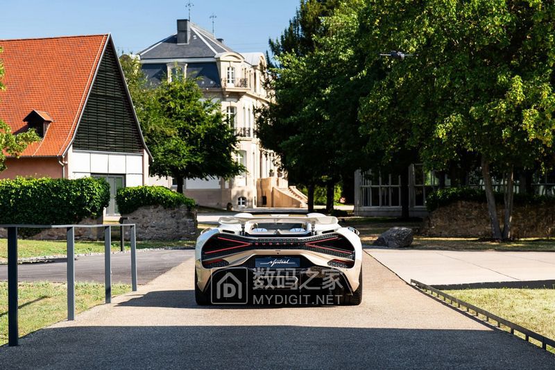 Bugatti-W16-Mistral-End-Of-Production-6.jpg