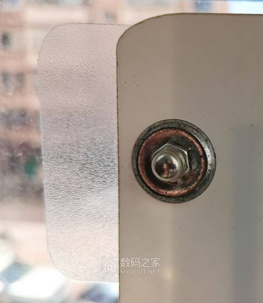 图3、柔性太阳能板固定.jpg