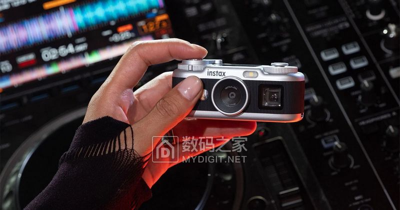 instax-Pal-2_stills-10.jpg