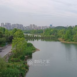 贵阳观山湖公园里的公园一角