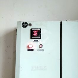 电梯机房走马观花，可惜偶是啥都不懂，大家看看，不知道是个什么水平？