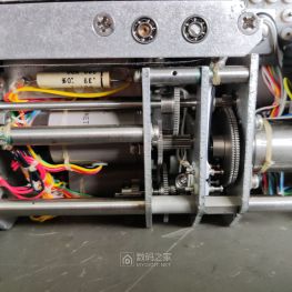 美国军用飞机上的水平位置航向指示器拆解