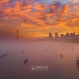雾中之江